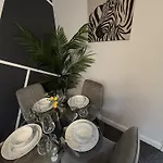 2 Bed Apartment In Greenwich, Free Parking, Dlr