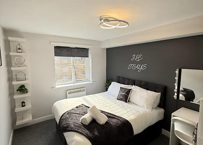 2 Bed Apartment In Greenwich, Free Parking, Dlr