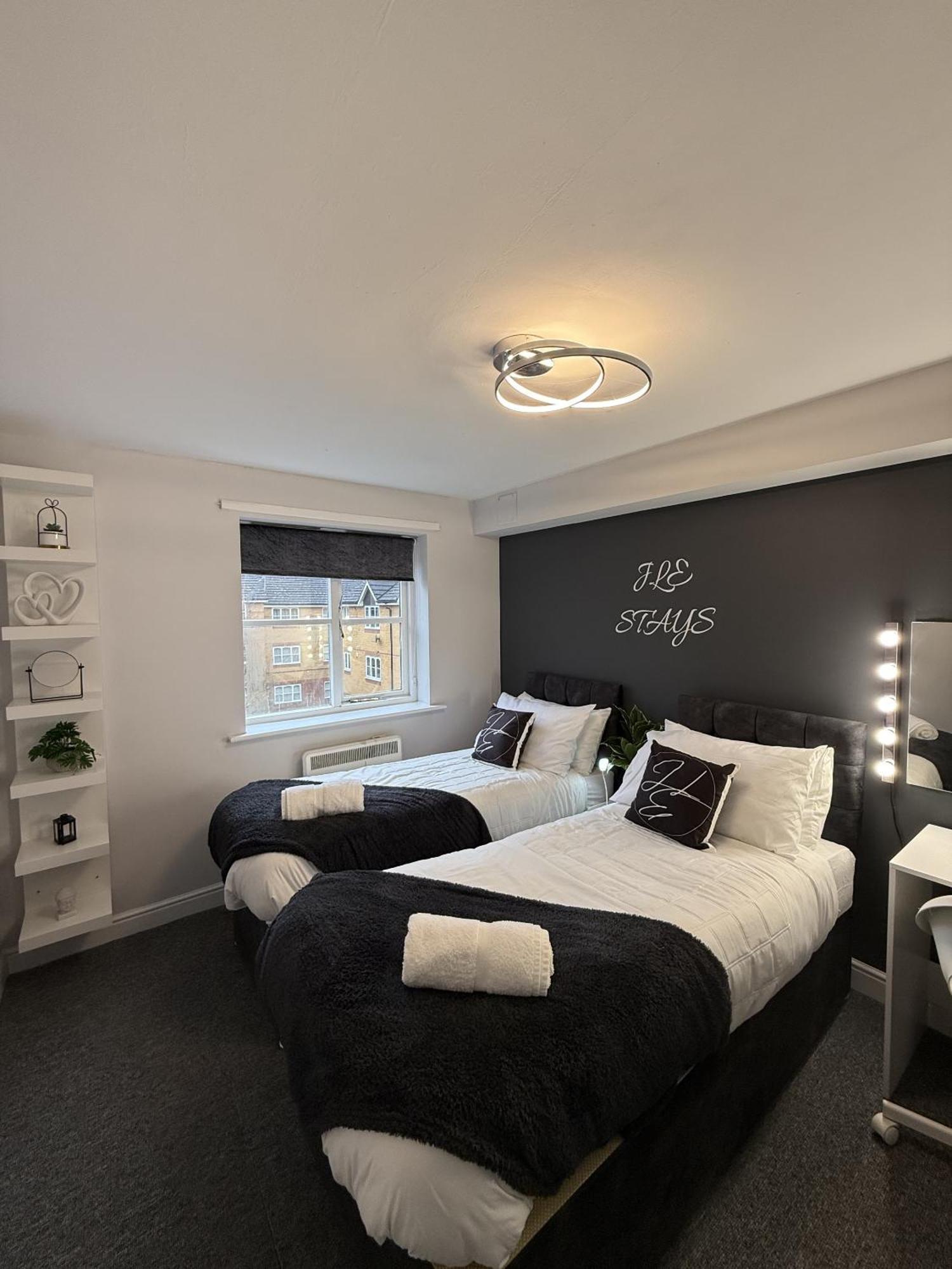 2 Bed In Greenwich, Free Parking, Dlr